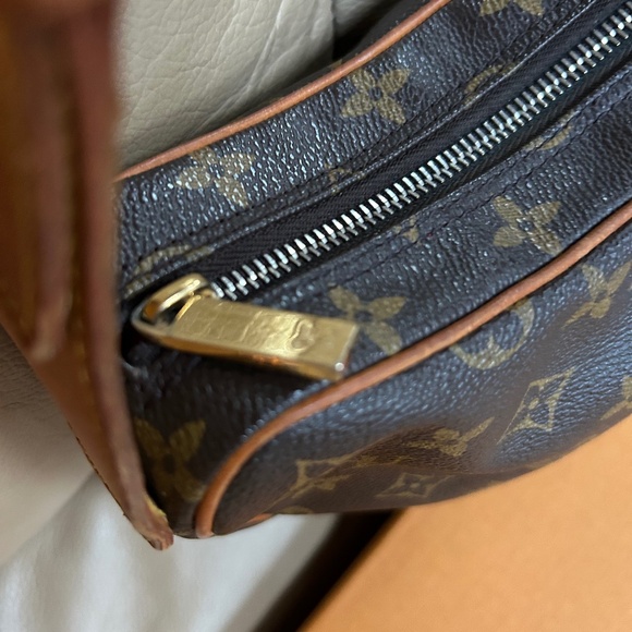 ❤️ RARE Louis Vuitton CROISSANT bag❤️ 💼 - Picture 9 of 15